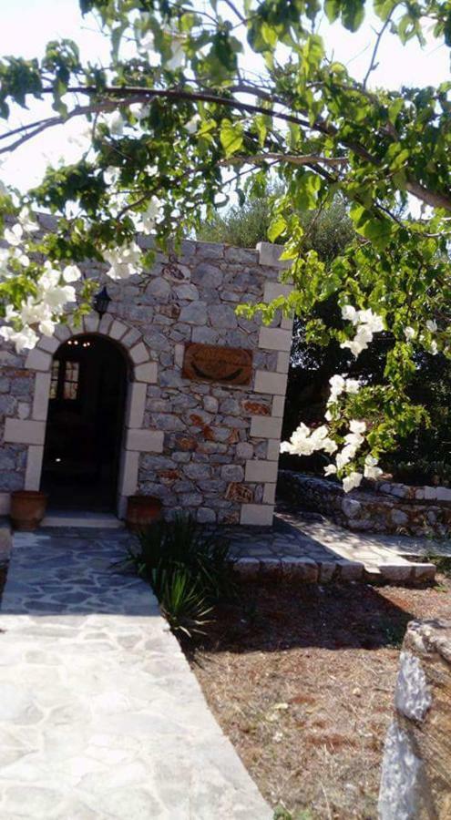 Ferienwohnung Charouda Stone Tower Pírgos Dhiroú Exterior foto