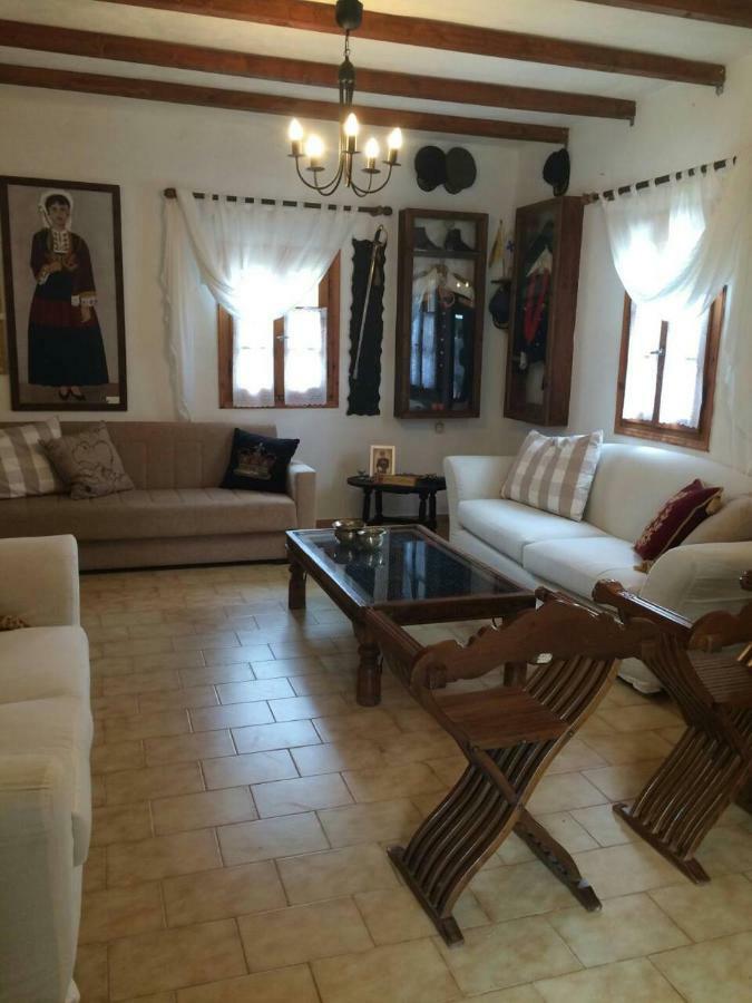 Ferienwohnung Charouda Stone Tower Pírgos Dhiroú Exterior foto