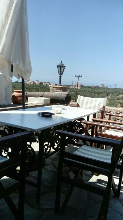 Ferienwohnung Charouda Stone Tower Pírgos Dhiroú Exterior foto