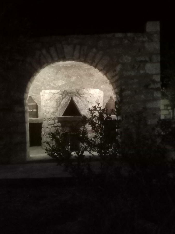 Ferienwohnung Charouda Stone Tower Pírgos Dhiroú Exterior foto
